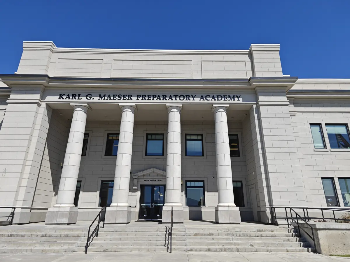 Karl G. Maeser Preparatory Academy主教学楼